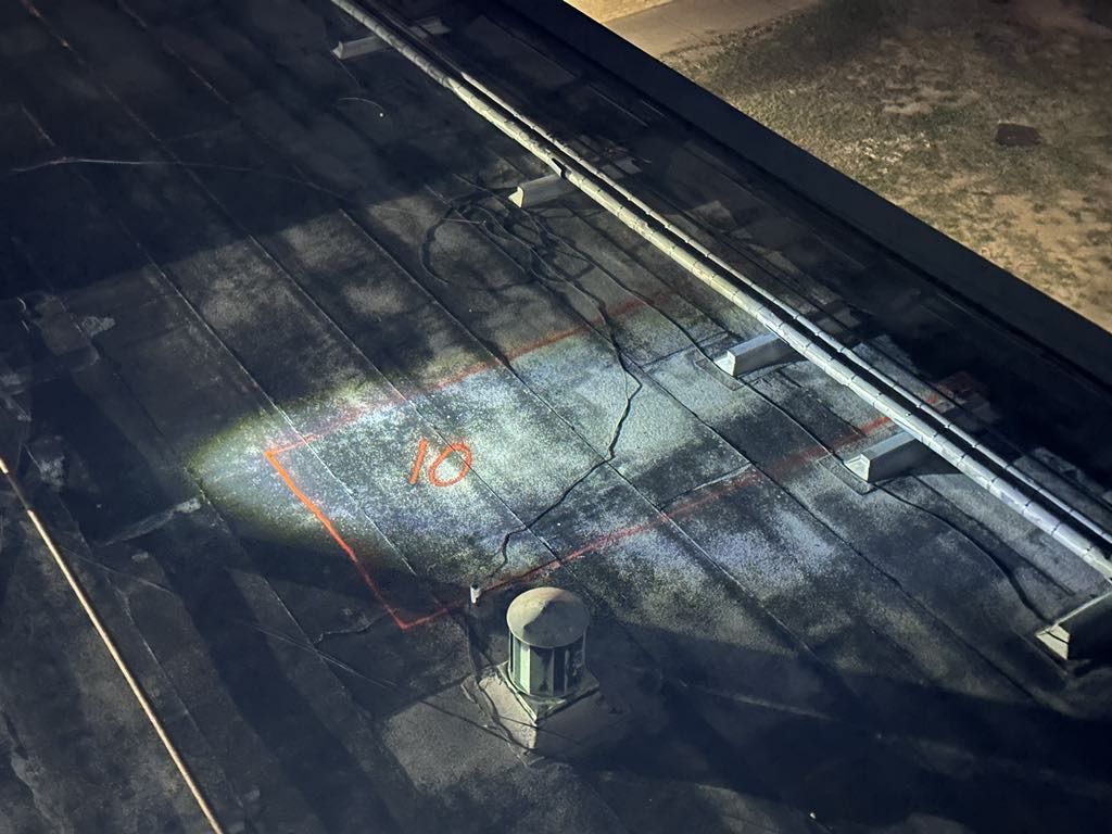 Photo of the same roof section